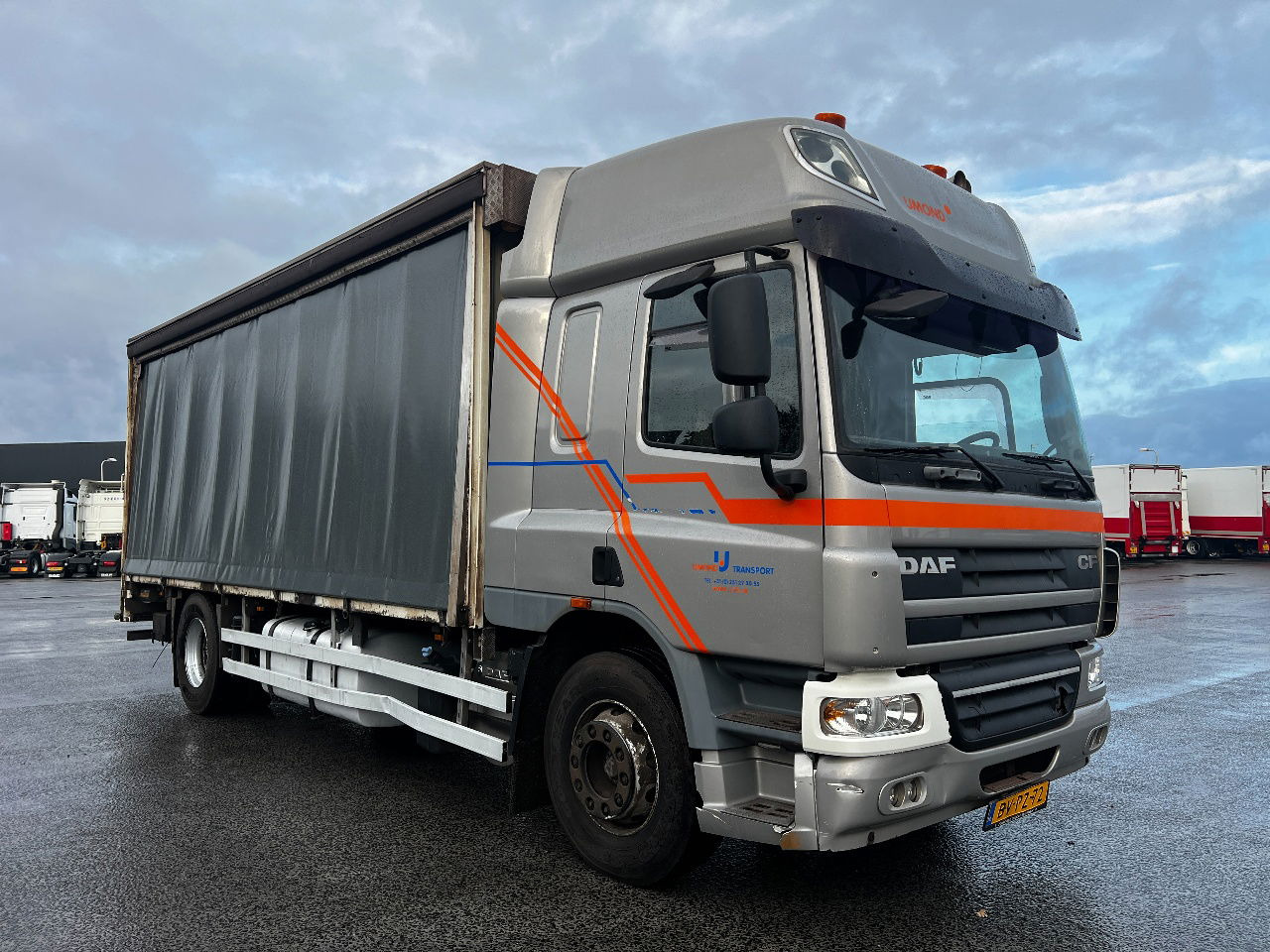 DAF CF 75.250 SC, Euro 5 - Тентованный грузовик: фото 2 DAF CF 75.250 SC, Euro 5 - Тентованный грузовик: фото 2