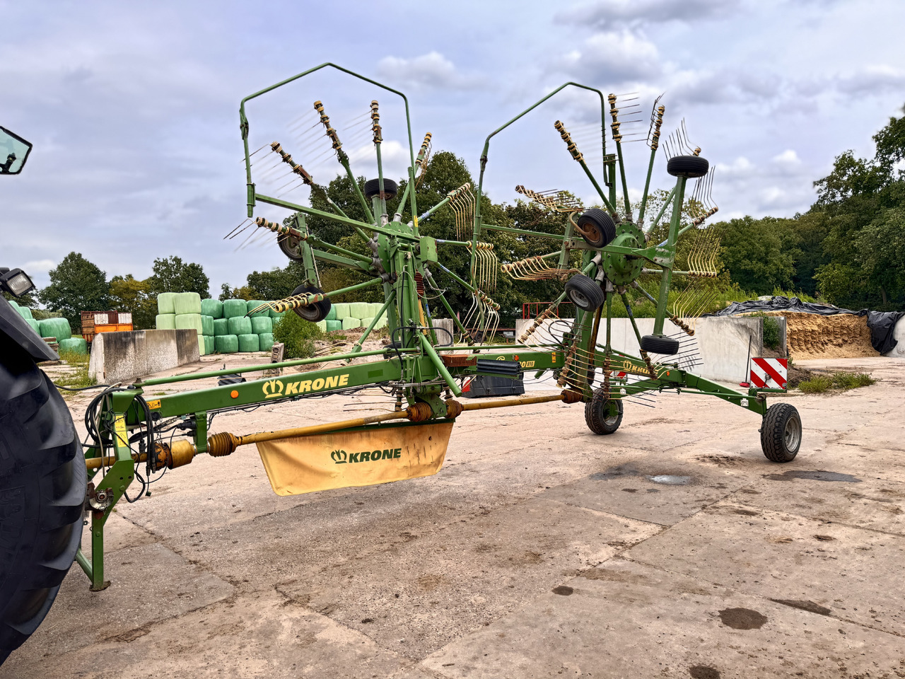 KRONE Swadro 810 - Сеноворошилка: фото 1 KRONE Swadro 810 - Сеноворошилка: фото 1