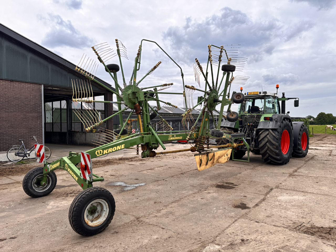 KRONE Swadro 810 - Сеноворошилка: фото 3 KRONE Swadro 810 - Сеноворошилка: фото 3