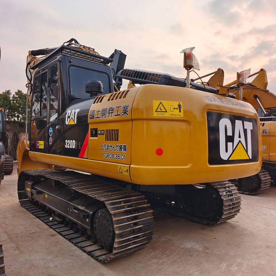 CAT 320 D - Гусеничный экскаватор: фото 1 CAT 320 D - Гусеничный экскаватор: фото 1