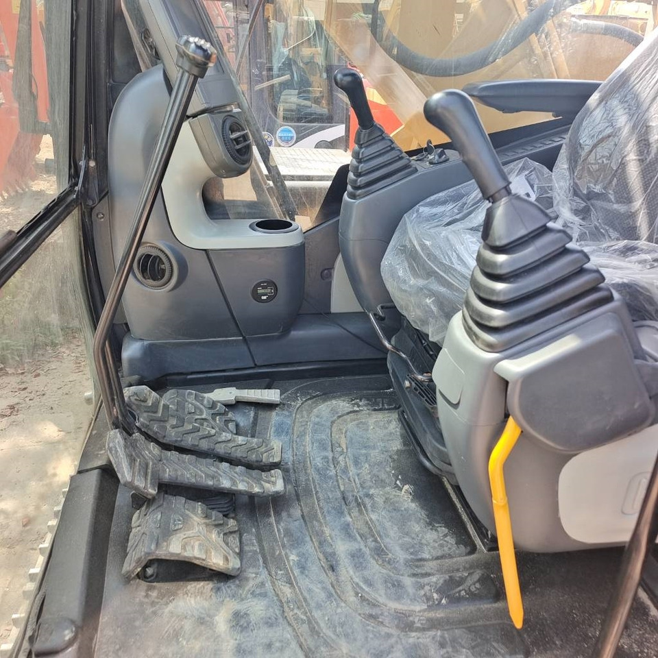 CAT 320D2 - Гусеничный экскаватор: фото 3 CAT 320D2 - Гусеничный экскаватор: фото 3