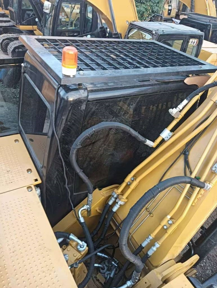 CAT 324 D L - Гусеничный экскаватор: фото 4 CAT 324 D L - Гусеничный экскаватор: фото 4