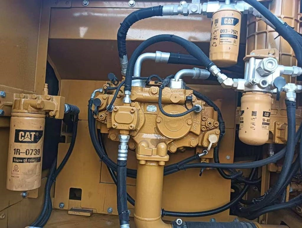 CAT 324 D L - Гусеничный экскаватор: фото 3 CAT 324 D L - Гусеничный экскаватор: фото 3