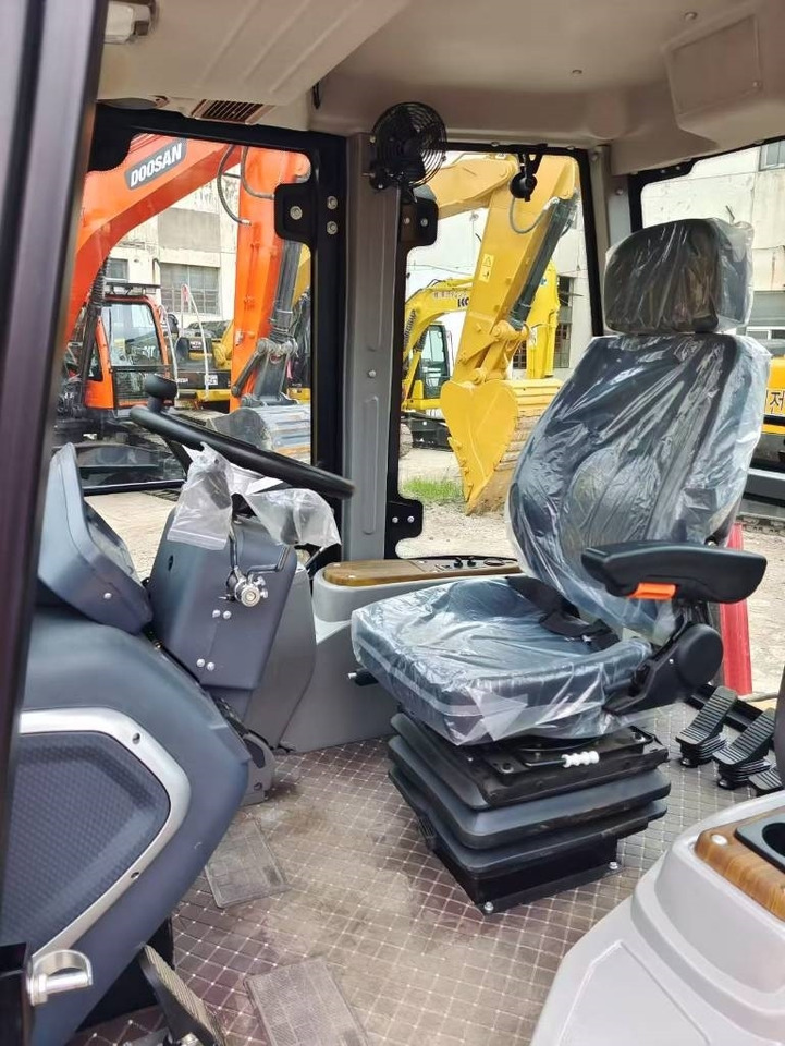 CAT 420 F 100% brand new machine - Экскаватор-погрузчик: фото 2 CAT 420 F 100% brand new machine - Экскаватор-погрузчик: фото 2