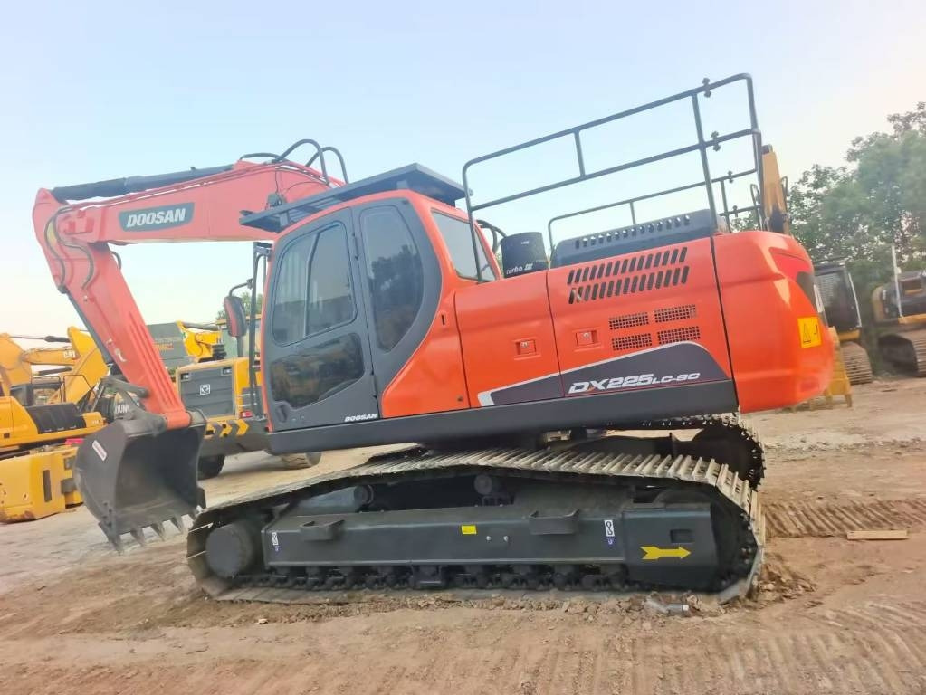 Doosan DX 225 LC-9C - Гусеничный экскаватор: фото 1 Doosan DX 225 LC-9C - Гусеничный экскаватор: фото 1