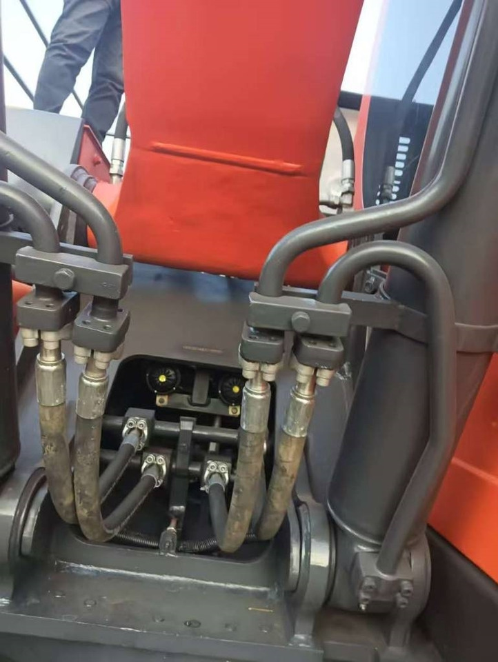 Doosan DX 225 LC-9C - Гусеничный экскаватор: фото 3 Doosan DX 225 LC-9C - Гусеничный экскаватор: фото 3