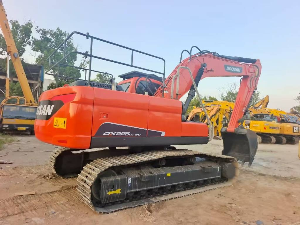 Doosan DX 225 LC-9C - Гусеничный экскаватор: фото 1 Doosan DX 225 LC-9C - Гусеничный экскаватор: фото 1