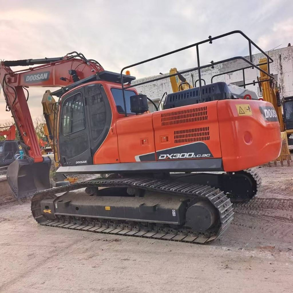 Doosan DX 300 LC - Гусеничный экскаватор: фото 1 Doosan DX 300 LC - Гусеничный экскаватор: фото 1