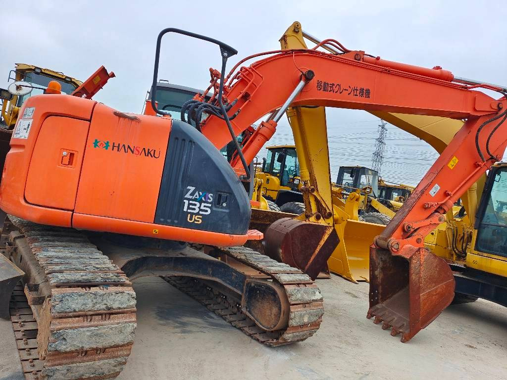 Hitachi ZX 135 US - Гусеничный экскаватор: фото 1 Hitachi ZX 135 US - Гусеничный экскаватор: фото 1