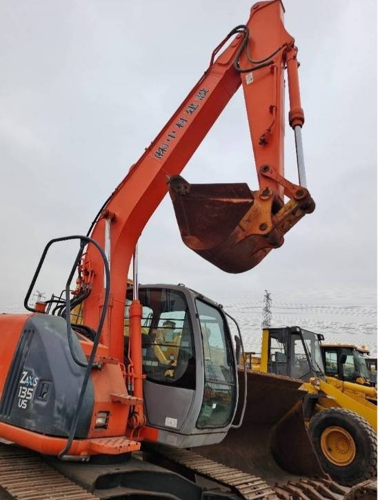 Hitachi ZX 135 US - Гусеничный экскаватор: фото 1 Hitachi ZX 135 US - Гусеничный экскаватор: фото 1