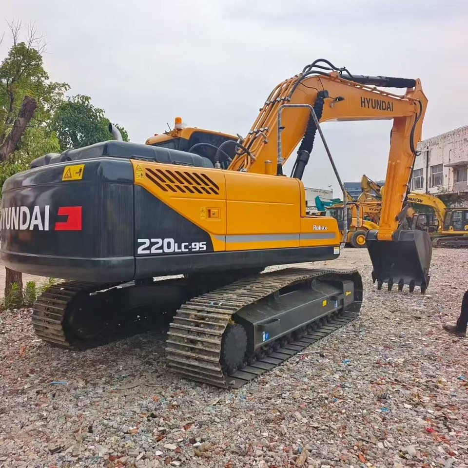 Гусеничный экскаватор Hyundai 220 LC-9S: фото 1