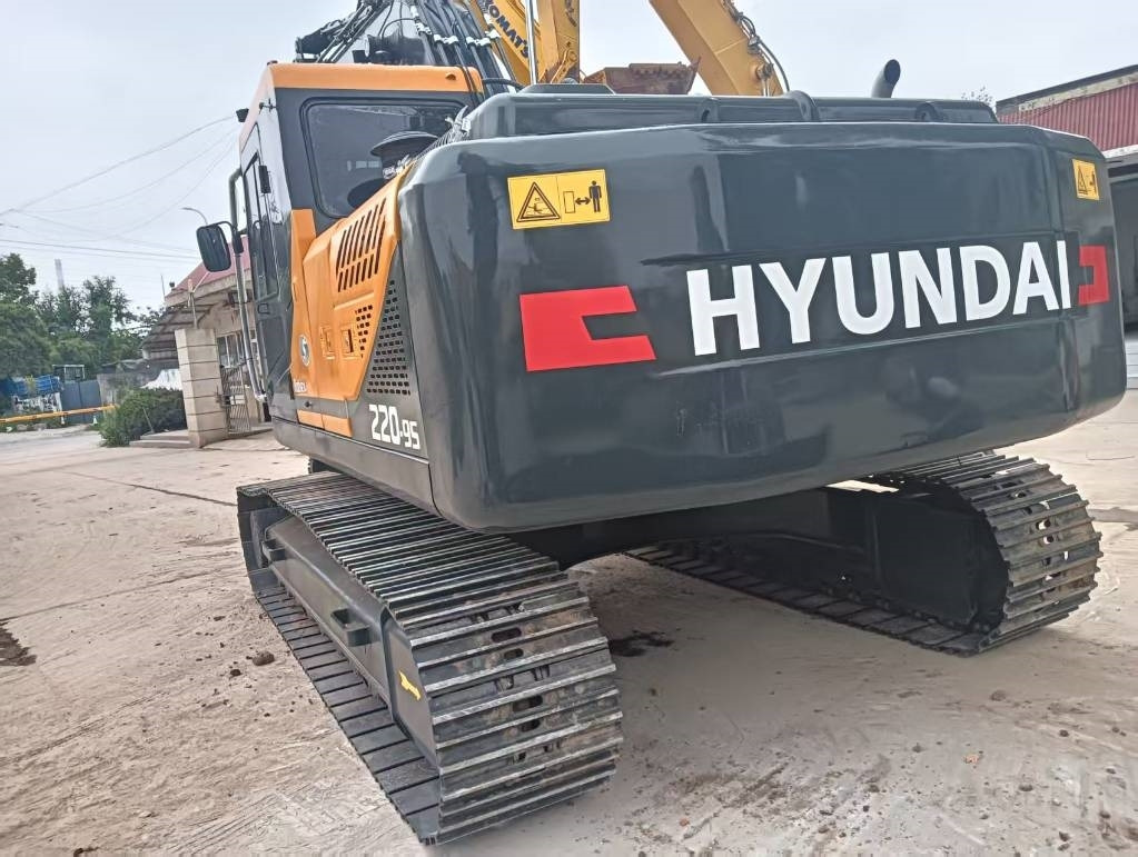 Hyundai 220LC-9S - Гусеничный экскаватор: фото 3 Hyundai 220LC-9S - Гусеничный экскаватор: фото 3