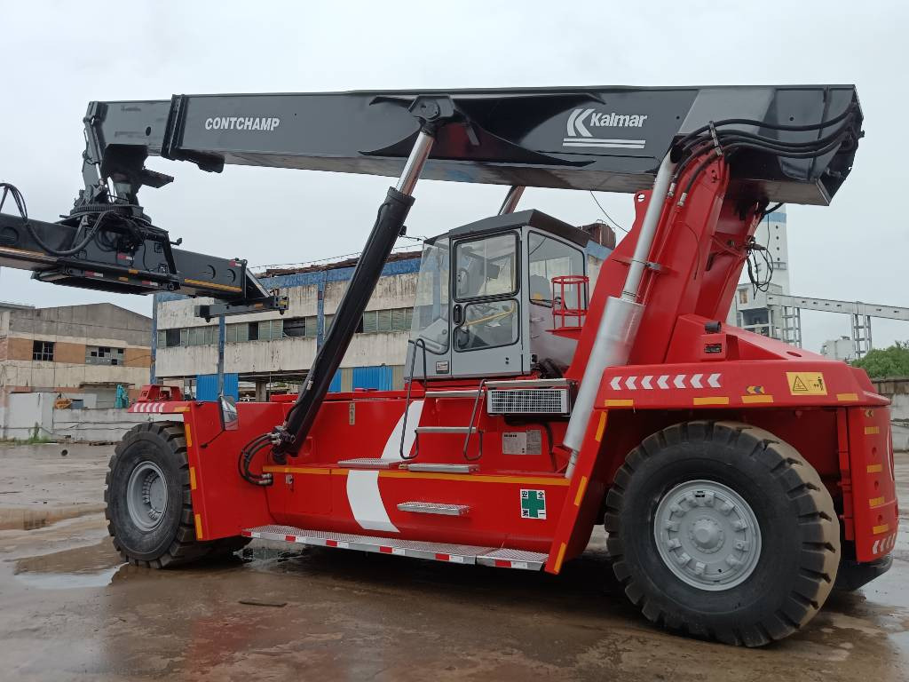 Kalmar DRF 450 - Ричстакер: фото 1 Kalmar DRF 450 - Ричстакер: фото 1