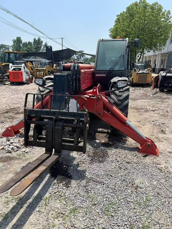 Manitou MT 1740 SL T - Мини-погрузчик с бортовым поворотом: фото 4 Manitou MT 1740 SL T - Мини-погрузчик с бортовым поворотом: фото 4