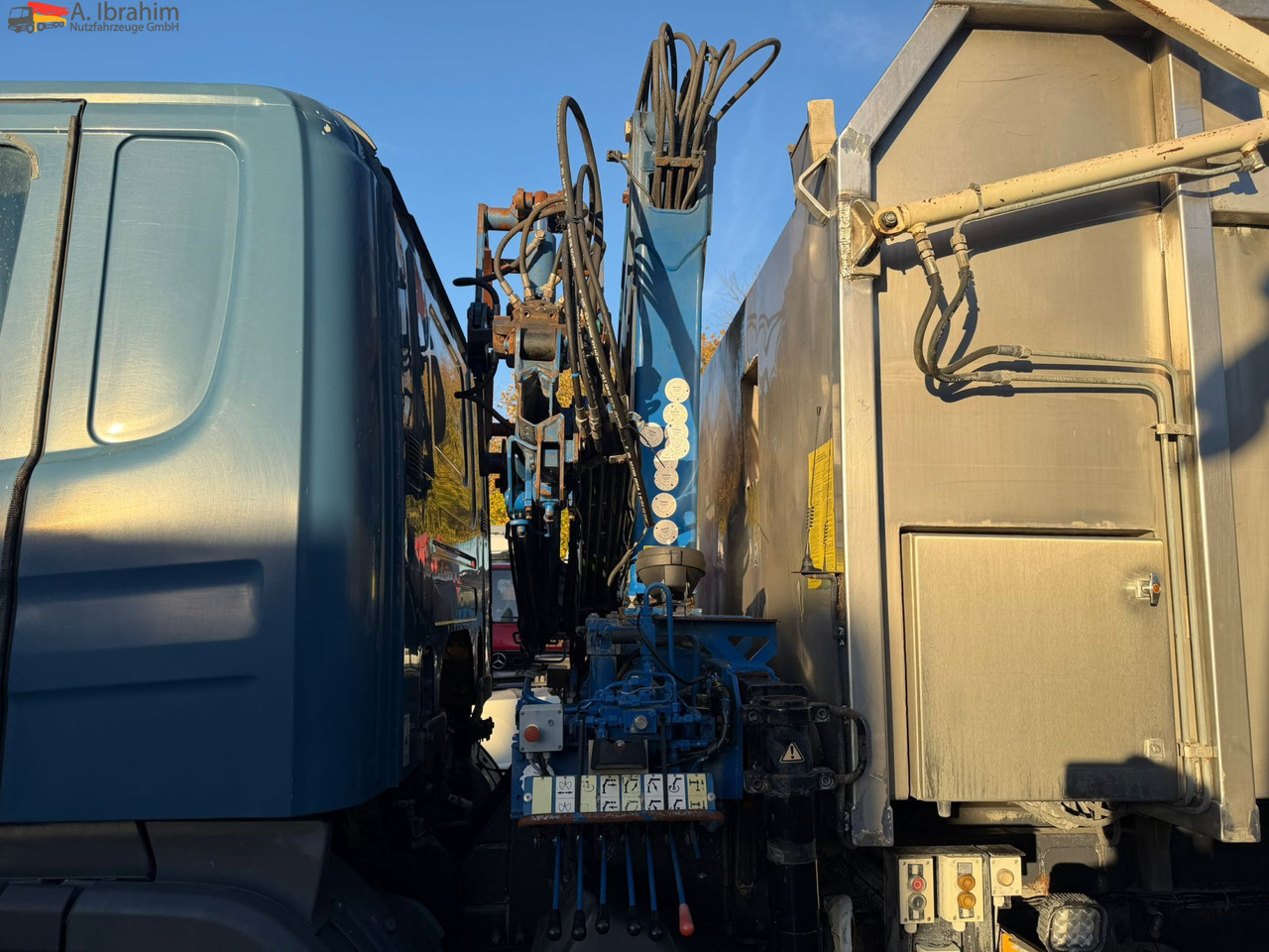 Scania B4X2 Edelstahlkipper für Tierkörperbeseitigung Kran MKG - Другая техника: фото 5 Scania B4X2 Edelstahlkipper für Tierkörperbeseitigung Kran MKG - Другая техника: фото 5