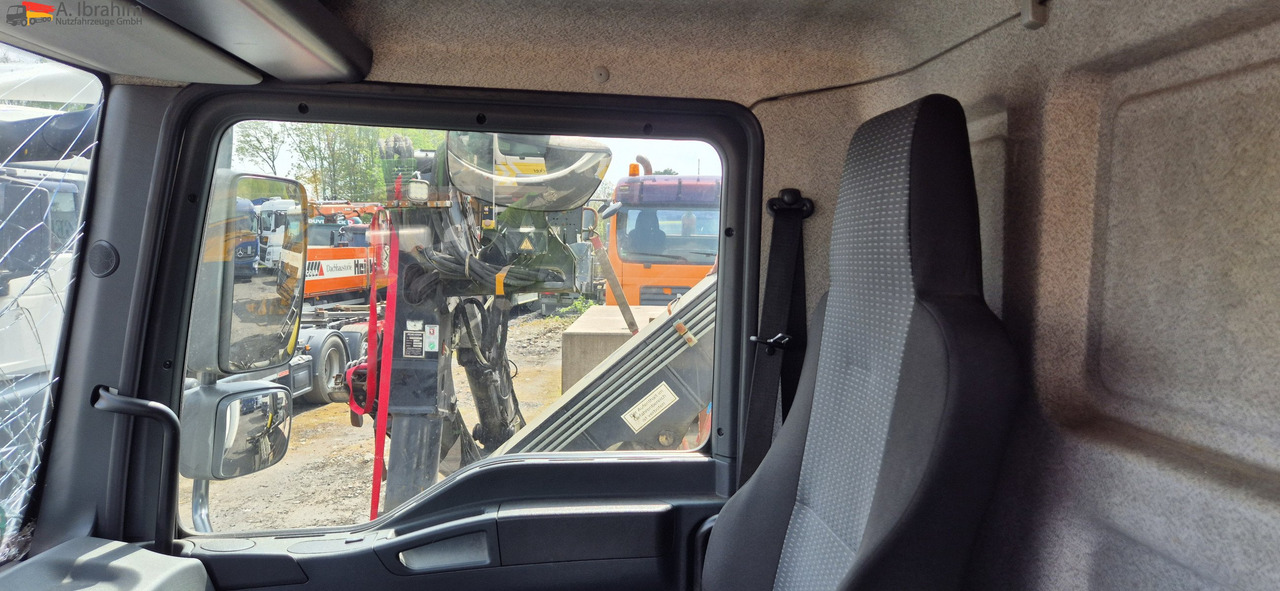 MAN TGL 8.150 4X2 BL Unfallschaden bedingt fahrbereit, Motor ok - Фургон: фото 3 MAN TGL 8.150 4X2 BL Unfallschaden bedingt fahrbereit, Motor ok - Фургон: фото 3
