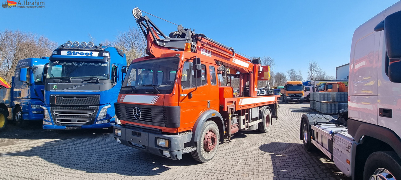 Mercedes-Benz 1722 Dachdeckerkran Cormach 30000 TECH, - Автоманипулятор, Грузовик бортовой/ Платформа: фото 1 Mercedes-Benz 1722 Dachdeckerkran Cormach 30000 TECH, - Автоманипулятор, Грузовик бортовой/ Платформа: фото 1