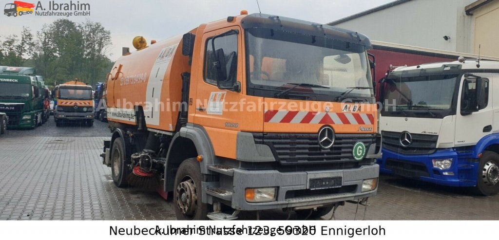 Mercedes-Benz 1823 DB 1823,Optifant 70, einsatzbereit - Подметально-уборочная машина: фото 1 Mercedes-Benz 1823 DB 1823,Optifant 70, einsatzbereit - Подметально-уборочная машина: фото 1