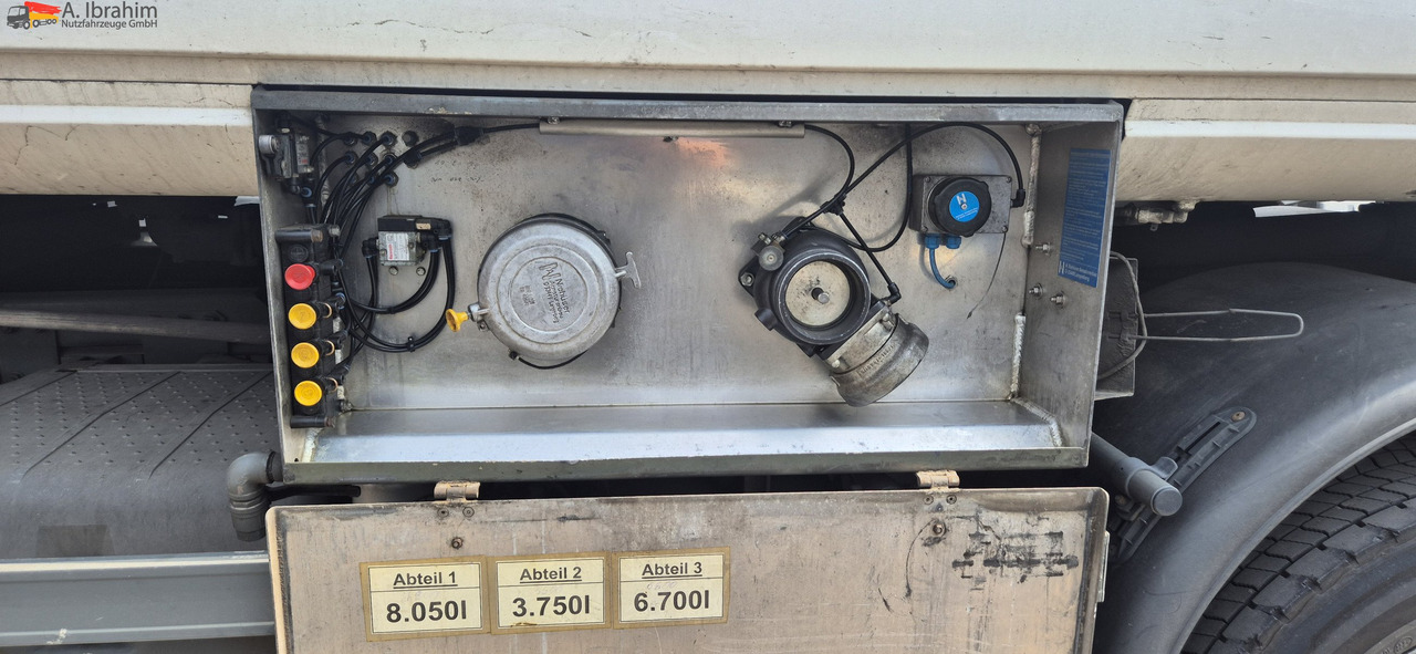 Mercedes-Benz Actros 2536 L 3 Kammern, 19500 L, mp3, Oben Unten Befüllung - Грузовик-цистерна: фото 5 Mercedes-Benz Actros 2536 L 3 Kammern, 19500 L, mp3, Oben Unten Befüllung - Грузовик-цистерна: фото 5