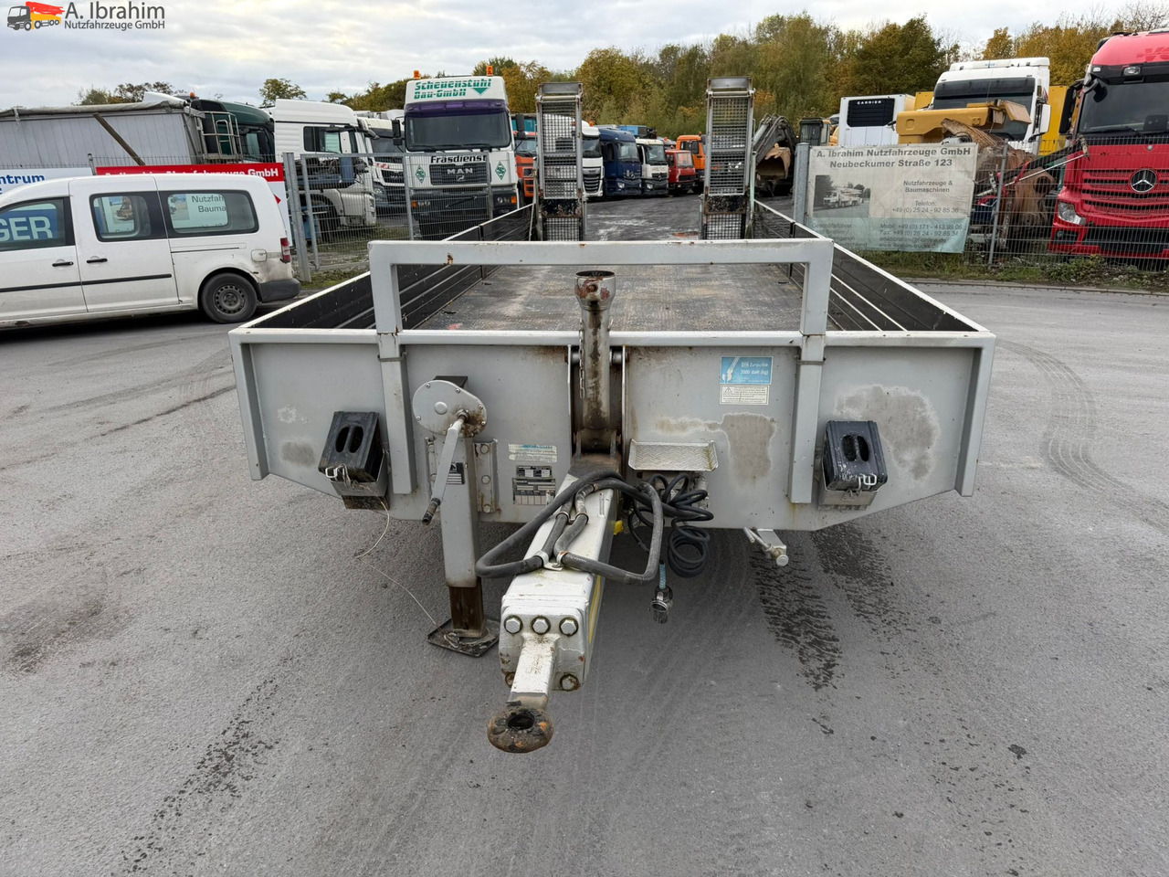 Низкорамный прицеп Для транспортировки тяжёлой техники Obermaier TUE110 SDAH Tieflader | | Trommelbremse | Rampen | 7.2 Plattform | Stützfuß vorne: фото 8 Низкорамный прицеп Для транспортировки тяжёлой техники Obermaier TUE110 SDAH Tieflader | | Trommelbremse | Rampen | 7.2 Plattform | Stützfuß vorne: фото 8