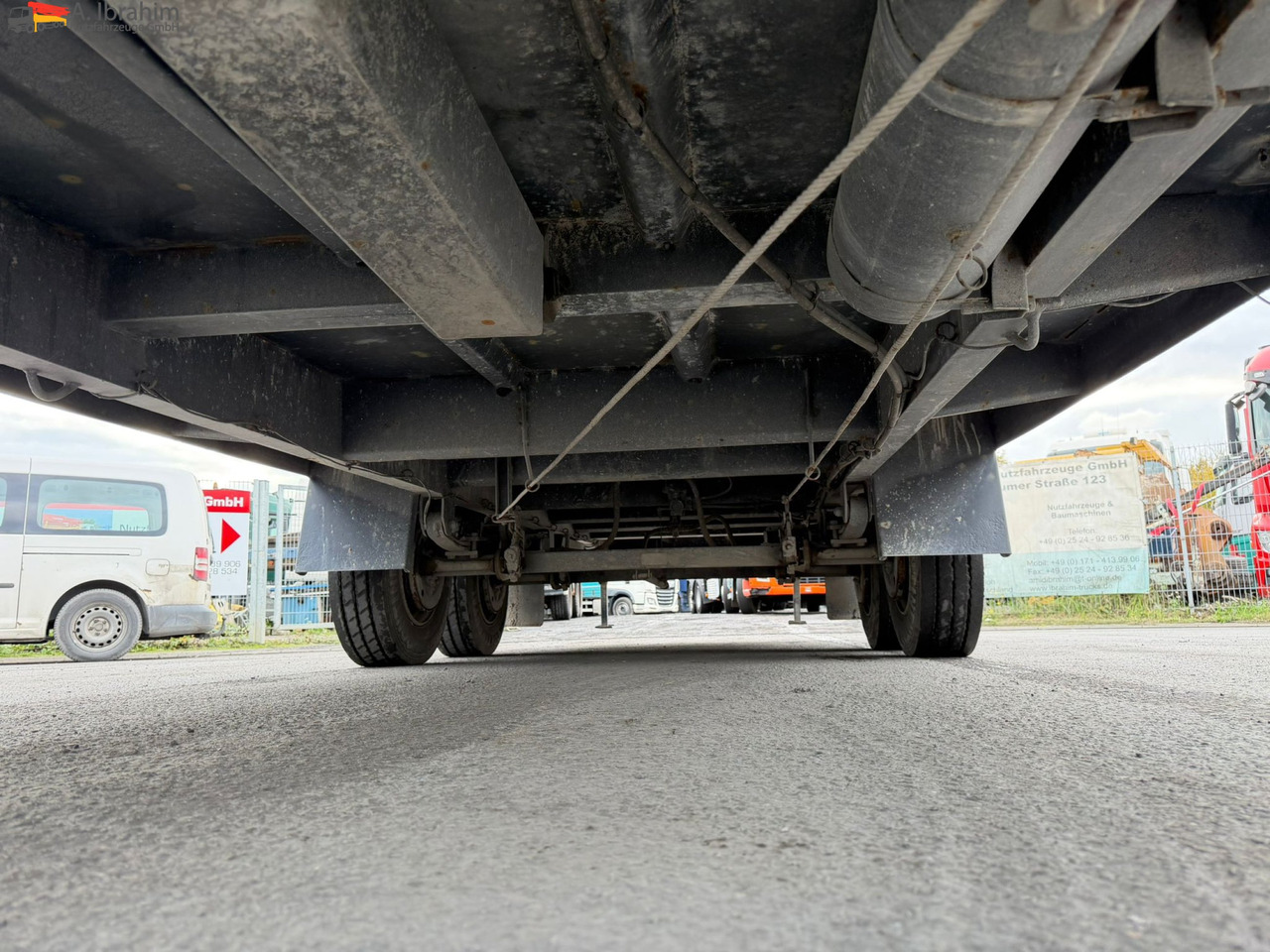 Низкорамный прицеп Для транспортировки тяжёлой техники Obermaier TUE110 SDAH Tieflader | | Trommelbremse | Rampen | 7.2 Plattform | Stützfuß vorne: фото 6 Низкорамный прицеп Для транспортировки тяжёлой техники Obermaier TUE110 SDAH Tieflader | | Trommelbremse | Rampen | 7.2 Plattform | Stützfuß vorne: фото 6