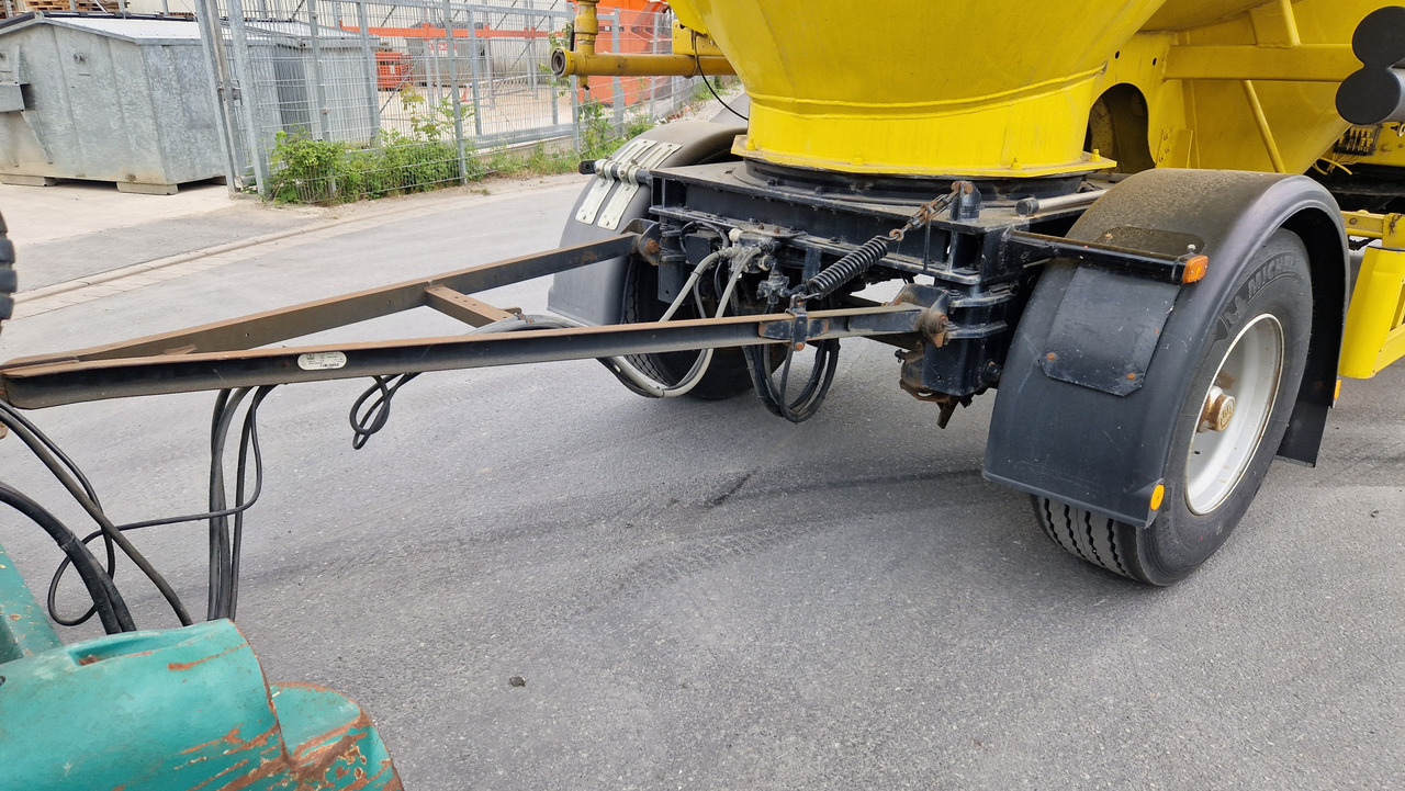 SPITZER SAPI 1832 Topzustand, einsatzbereit - Прицеп-цистерна: фото 3 SPITZER SAPI 1832 Topzustand, einsatzbereit - Прицеп-цистерна: фото 3