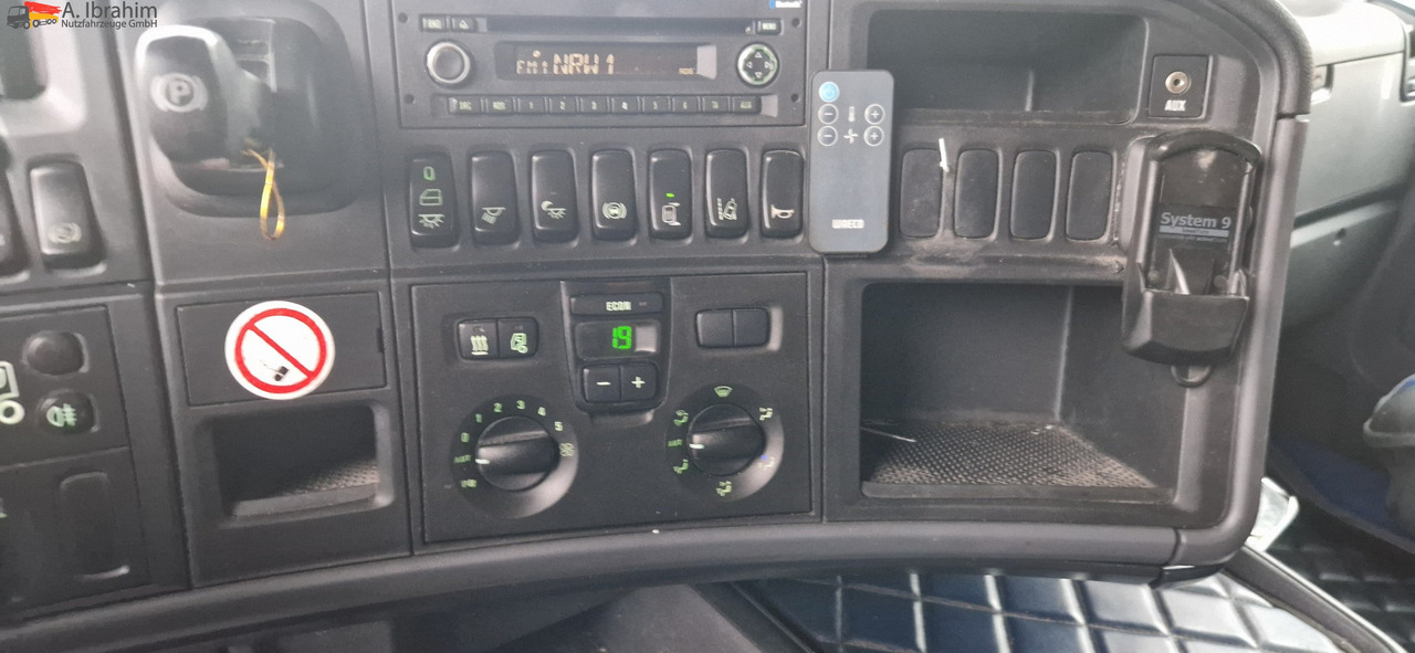 Scania R410 Retarder, Klima, Standklima Top Zustand!! - Тентованный грузовик: фото 3 Scania R410 Retarder, Klima, Standklima Top Zustand!! - Тентованный грузовик: фото 3