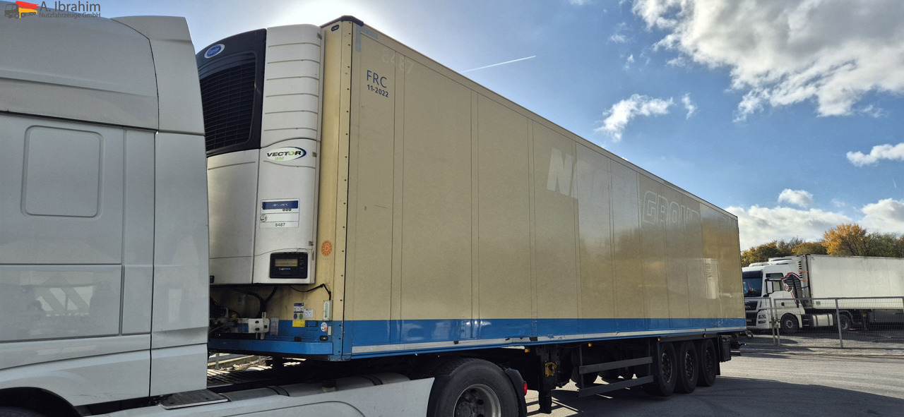 Schmitz SKO24 Carrier Vector 1550 reparierter Schaden Stütze links - Полуприцеп-рефрижератор: фото 1 Schmitz SKO24 Carrier Vector 1550 reparierter Schaden Stütze links - Полуприцеп-рефрижератор: фото 1