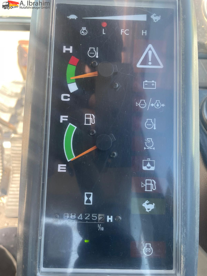 Гусеничный экскаватор Takeuchi TB 1140 14 Ton | Schnellwechsler | Schwenkfunktion | Klima | 5x Löffel | Radio: фото 15 Гусеничный экскаватор Takeuchi TB 1140 14 Ton | Schnellwechsler | Schwenkfunktion | Klima | 5x Löffel | Radio: фото 15