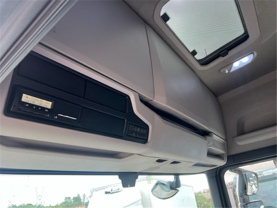 Тягач Scania R500: фото 6