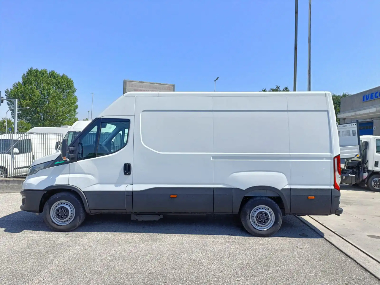 IVECO DAILY 35S14 L2H2 CNG METANO KM 0 - Цельнометаллический фургон: фото 5 IVECO DAILY 35S14 L2H2 CNG METANO KM 0 - Цельнометаллический фургон: фото 5