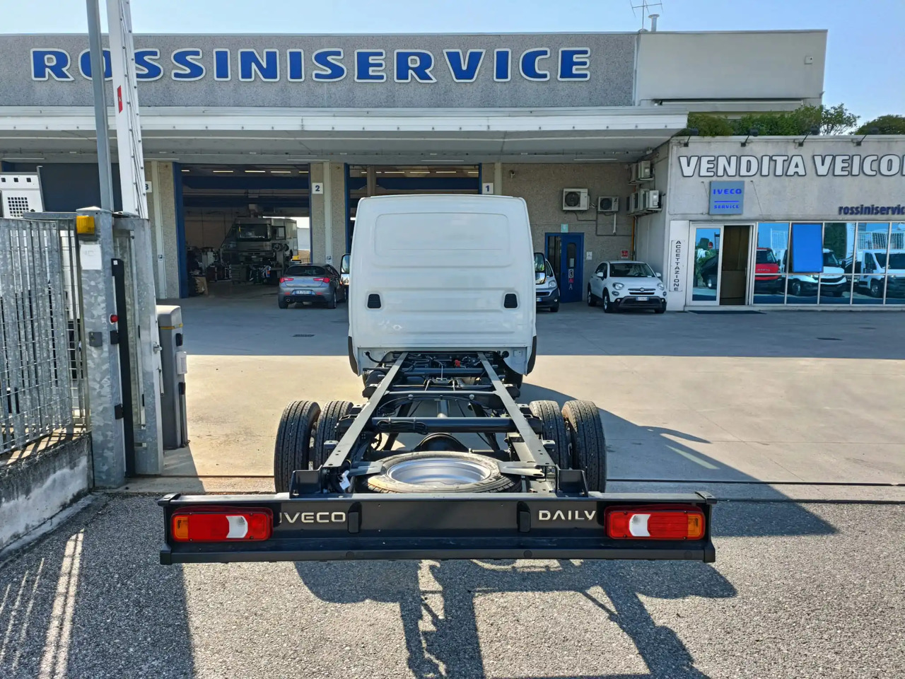 IVECO DAILY 60C18 A TELAIO KM 0 - Грузовик-шасси: фото 3 IVECO DAILY 60C18 A TELAIO KM 0 - Грузовик-шасси: фото 3