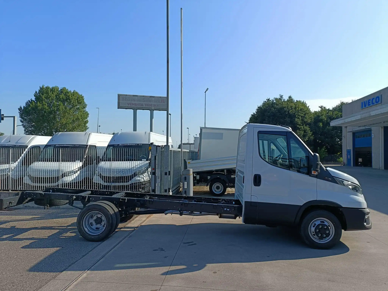 IVECO DAILY 60C18 A TELAIO KM 0 - Грузовик-шасси: фото 4 IVECO DAILY 60C18 A TELAIO KM 0 - Грузовик-шасси: фото 4