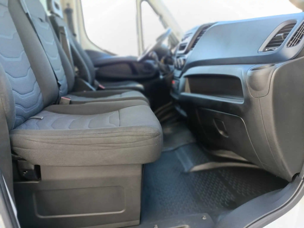IVECO DAILY 60C18 RIBALTABILE CON GRU - Самосвал: фото 4 IVECO DAILY 60C18 RIBALTABILE CON GRU - Самосвал: фото 4