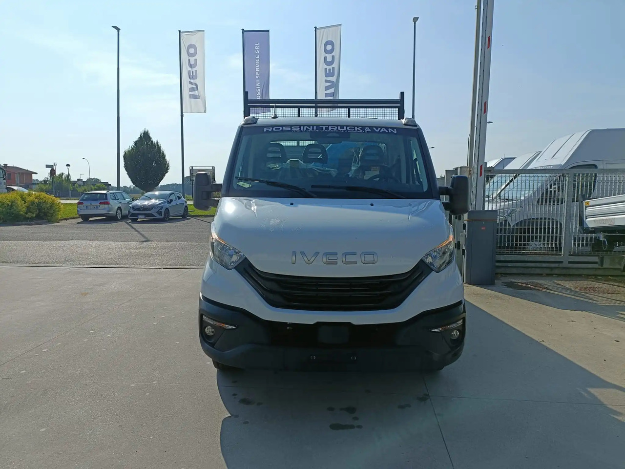 IVECO DAILY 60C18 RIBALTABILE CON GRU - Самосвал: фото 1 IVECO DAILY 60C18 RIBALTABILE CON GRU - Самосвал: фото 1