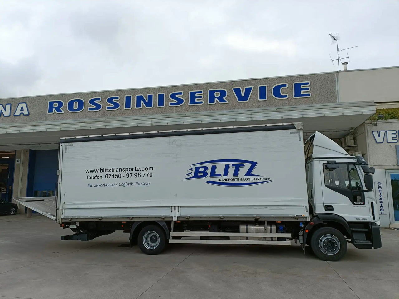 IVECO EUROCARGO 120E25P - Тентованный грузовик: фото 3 IVECO EUROCARGO 120E25P - Тентованный грузовик: фото 3