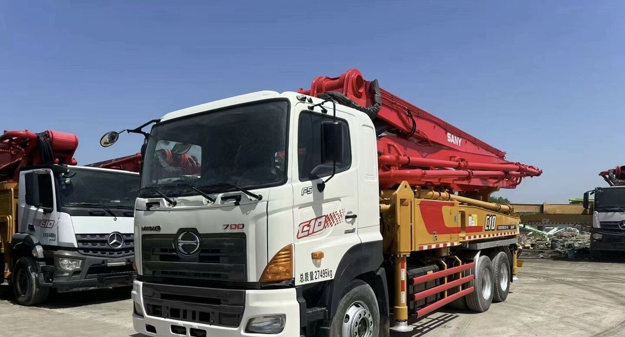 Hino Sany on chassis - Автобетононасос: фото 1 Hino Sany on chassis - Автобетононасос: фото 1