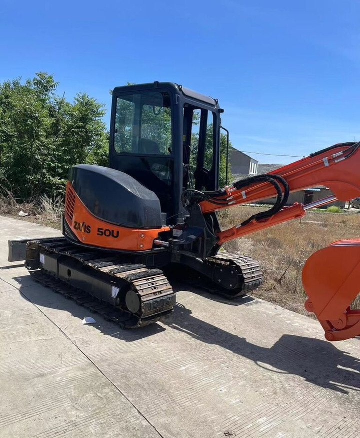 Hitachi ZX50U - Мини-экскаватор: фото 2 Hitachi ZX50U - Мини-экскаватор: фото 2