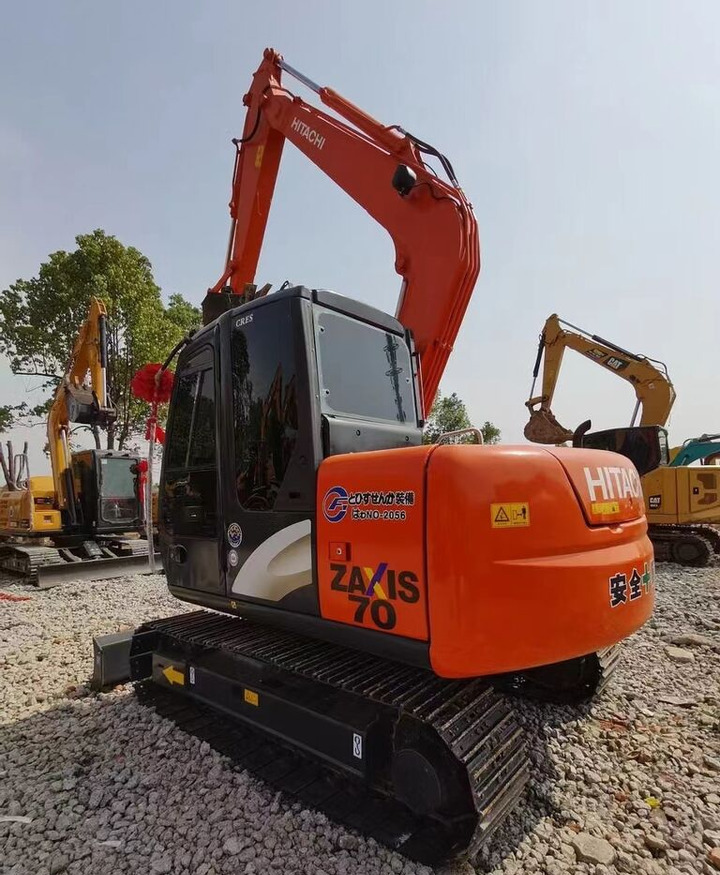 Hitachi ZX70 - Гусеничный экскаватор: фото 3 Hitachi ZX70 - Гусеничный экскаватор: фото 3