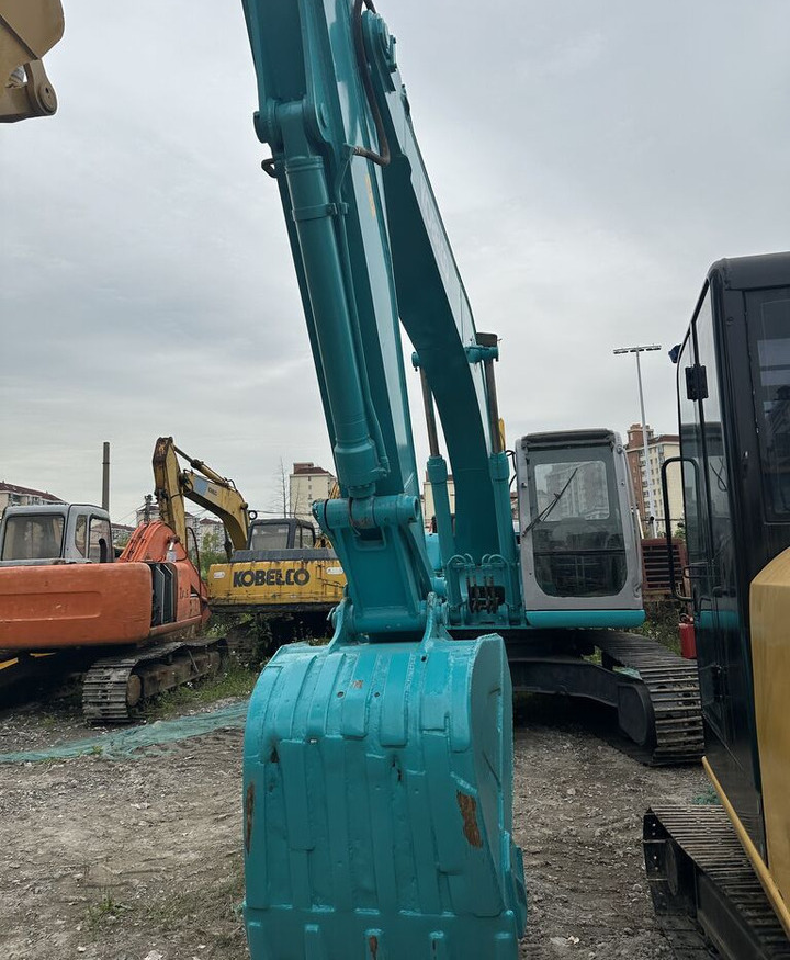 Kobelco SK200 - Гусеничный экскаватор: фото 2 Kobelco SK200 - Гусеничный экскаватор: фото 2