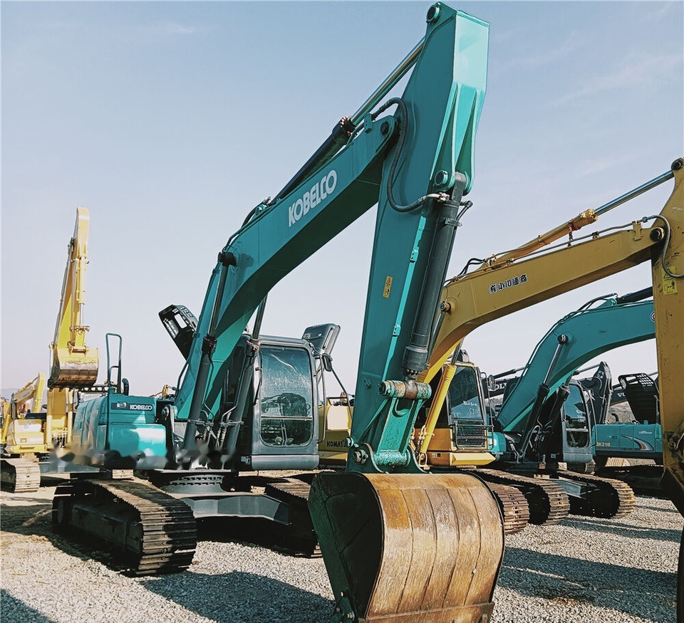 Kobelco SK200D - Гусеничный экскаватор: фото 1 Kobelco SK200D - Гусеничный экскаватор: фото 1