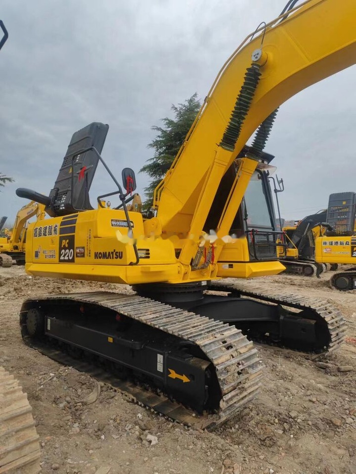 Komatsu PC220-8 - Гусеничный экскаватор: фото 3 Komatsu PC220-8 - Гусеничный экскаватор: фото 3