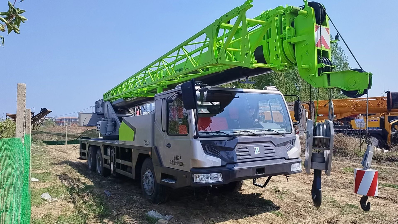 ZOOMLION ZTC300V - Мобильный кран: фото 1 ZOOMLION ZTC300V - Мобильный кран: фото 1