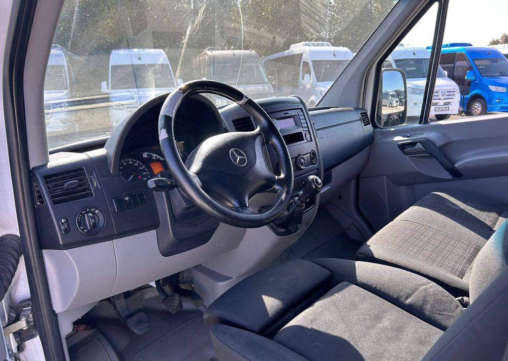 Цельнометаллический фургон Mercedes-Benz Sprinter 313: фото 14 Цельнометаллический фургон Mercedes-Benz Sprinter 313: фото 14