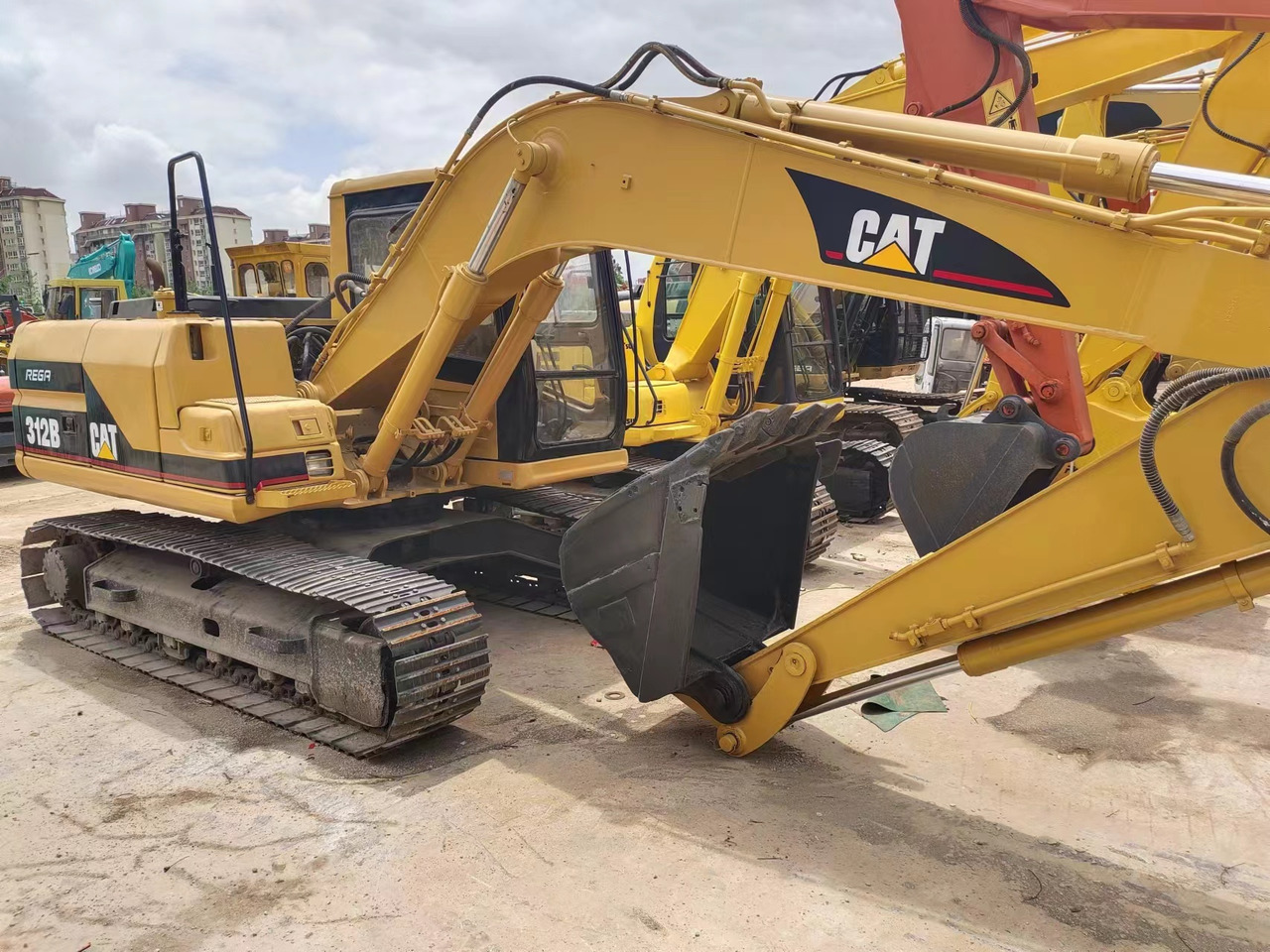 CATERPILLAR 312B - Гусеничный экскаватор: фото 2 CATERPILLAR 312B - Гусеничный экскаватор: фото 2