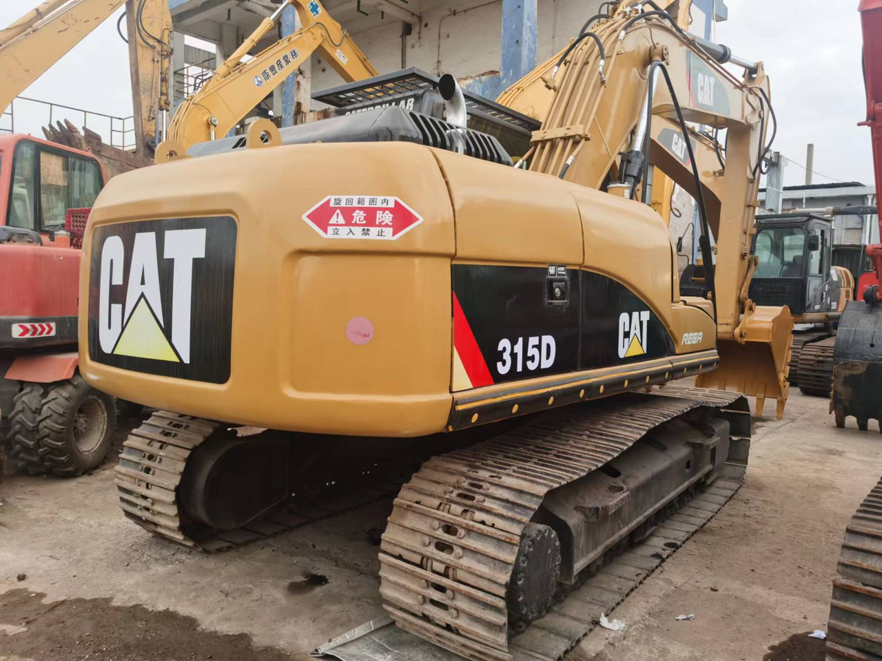 CATERPILLAR 315D - Гусеничный экскаватор: фото 2 CATERPILLAR 315D - Гусеничный экскаватор: фото 2
