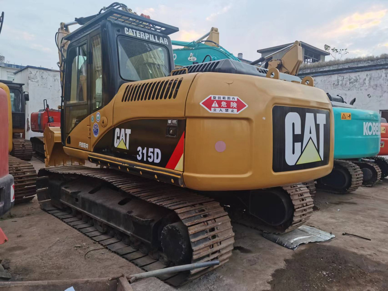 CATERPILLAR 315D - Гусеничный экскаватор: фото 1 CATERPILLAR 315D - Гусеничный экскаватор: фото 1