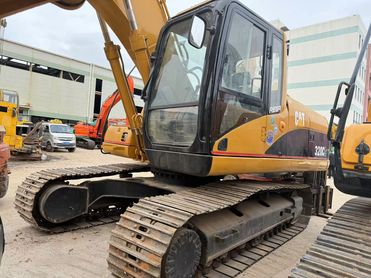 Гусеничный экскаватор CATERPILLAR 320C: фото 8 Гусеничный экскаватор CATERPILLAR 320C: фото 8