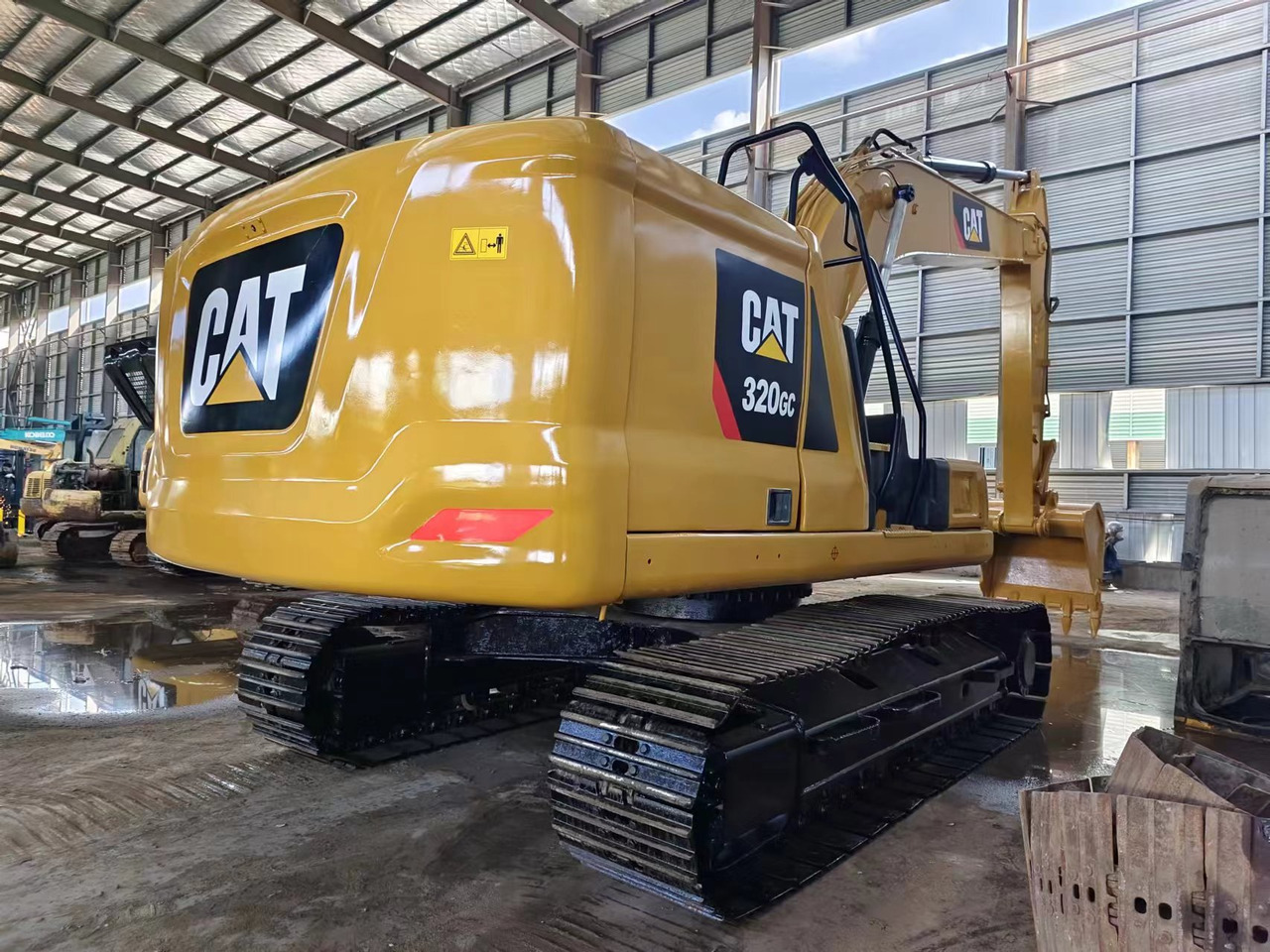 CATERPILLAR 320GC CAT 320 - Гусеничный экскаватор: фото 1 CATERPILLAR 320GC CAT 320 - Гусеничный экскаватор: фото 1
