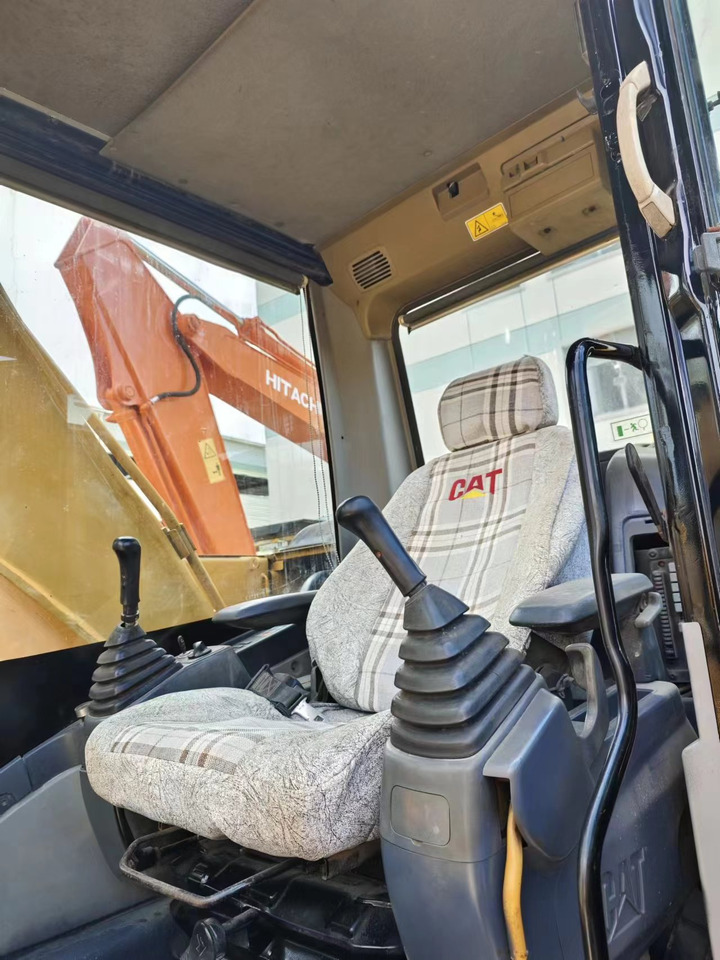 CATERPILLAR CAT 320D2 - Гусеничный экскаватор: фото 4 CATERPILLAR CAT 320D2 - Гусеничный экскаватор: фото 4